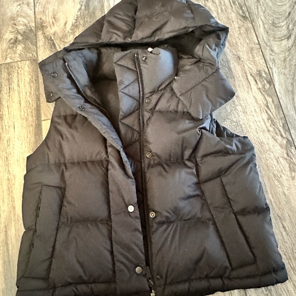 Lululemon Wunder Black Puffer Crop Vest with Hood